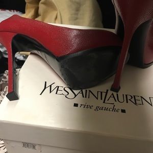 AUTHENTIC Yves Saint Laurent Tribute Two Pumps